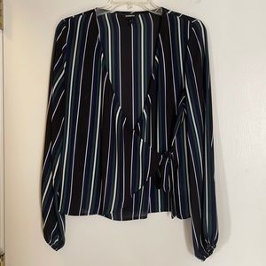 A striped blouse wrap, ties in front!